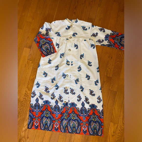 Abstract 1960s inspired dress - Picture 2 of 16